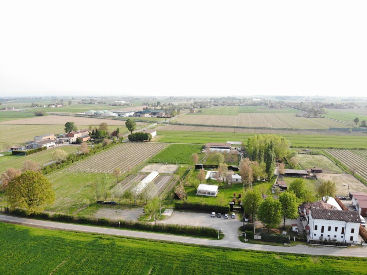 Agriturismo Casa Carpanelli Nonantola ภายนอก รูปภาพ